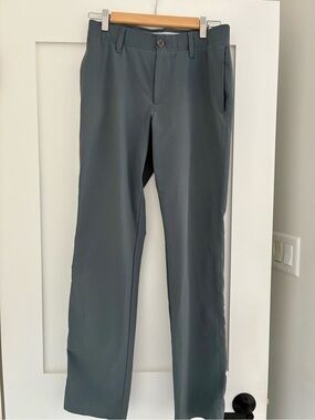 Under Armour Men's Gray Straight-Leg Chinos